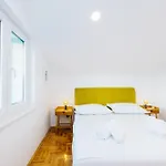 House Duje * Plano