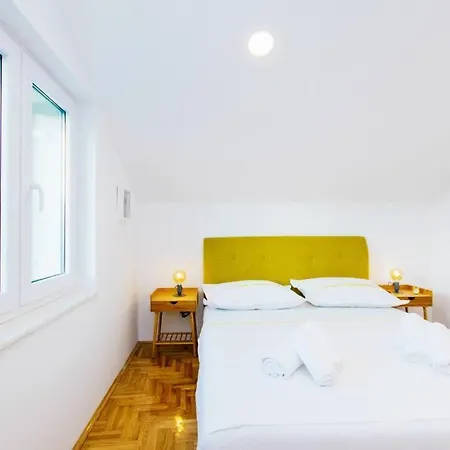 House Duje * Plano