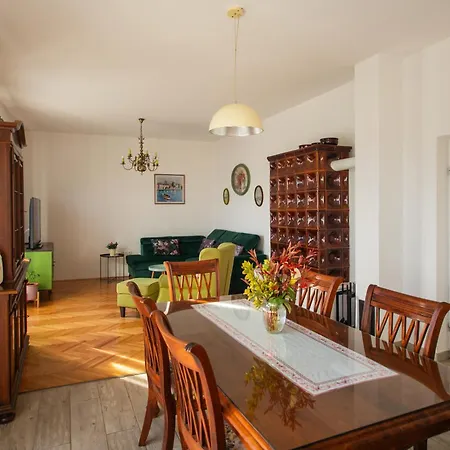 House Duje * Plano
