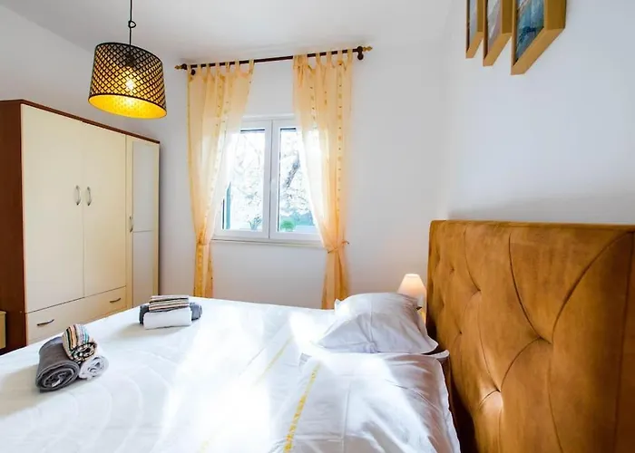 בית נופש House Duje Plano